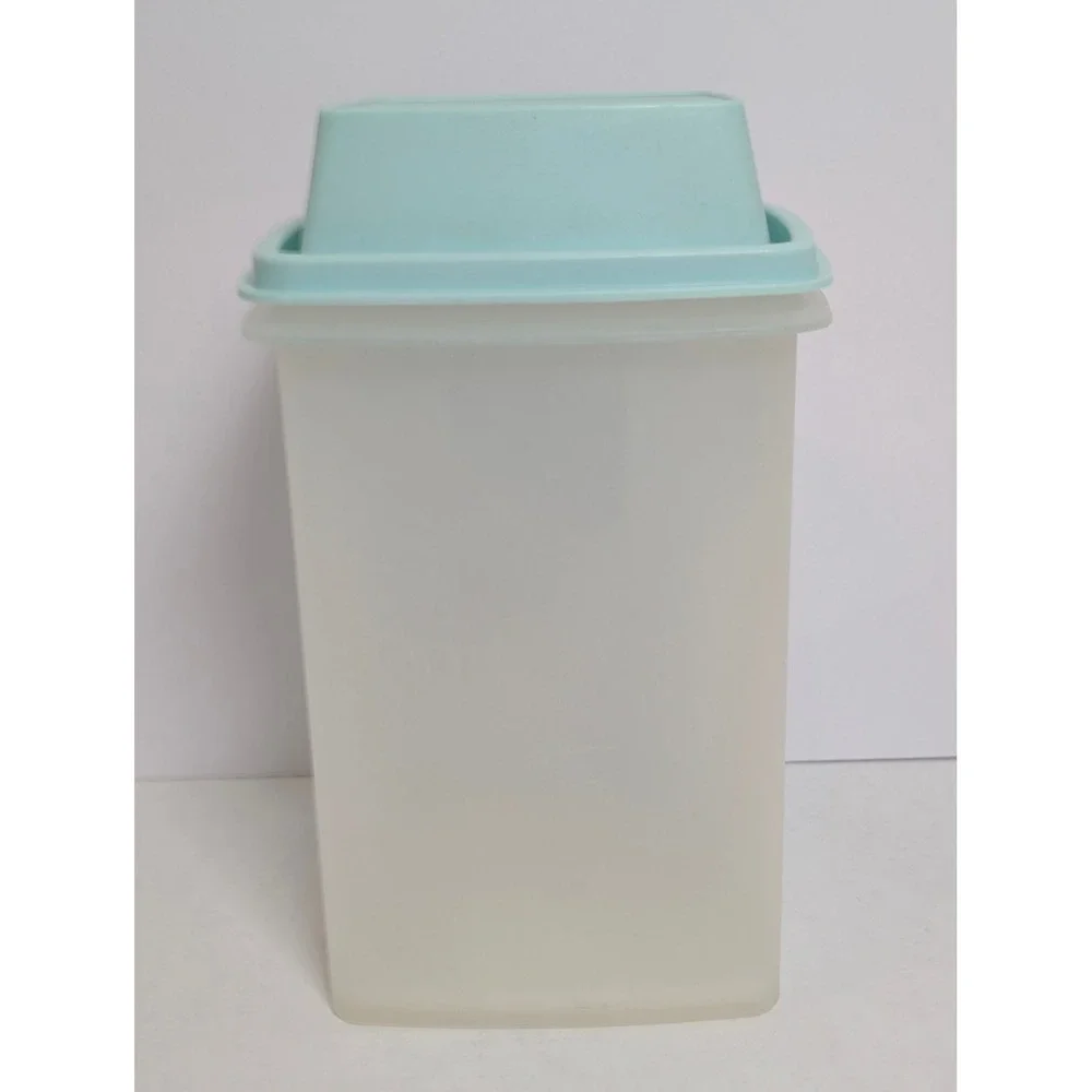 Tupperware vintage pickle